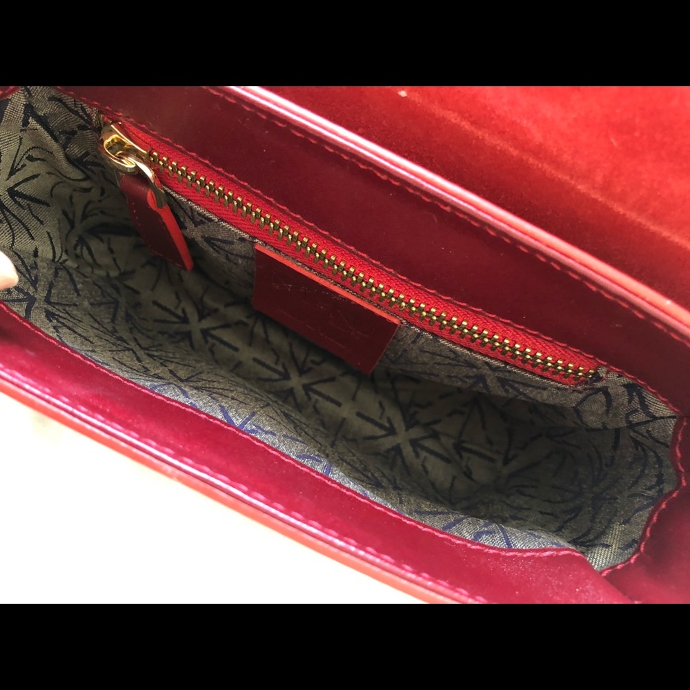 Manu Atelier micro bold crossbody in red - Picture 12 of 13